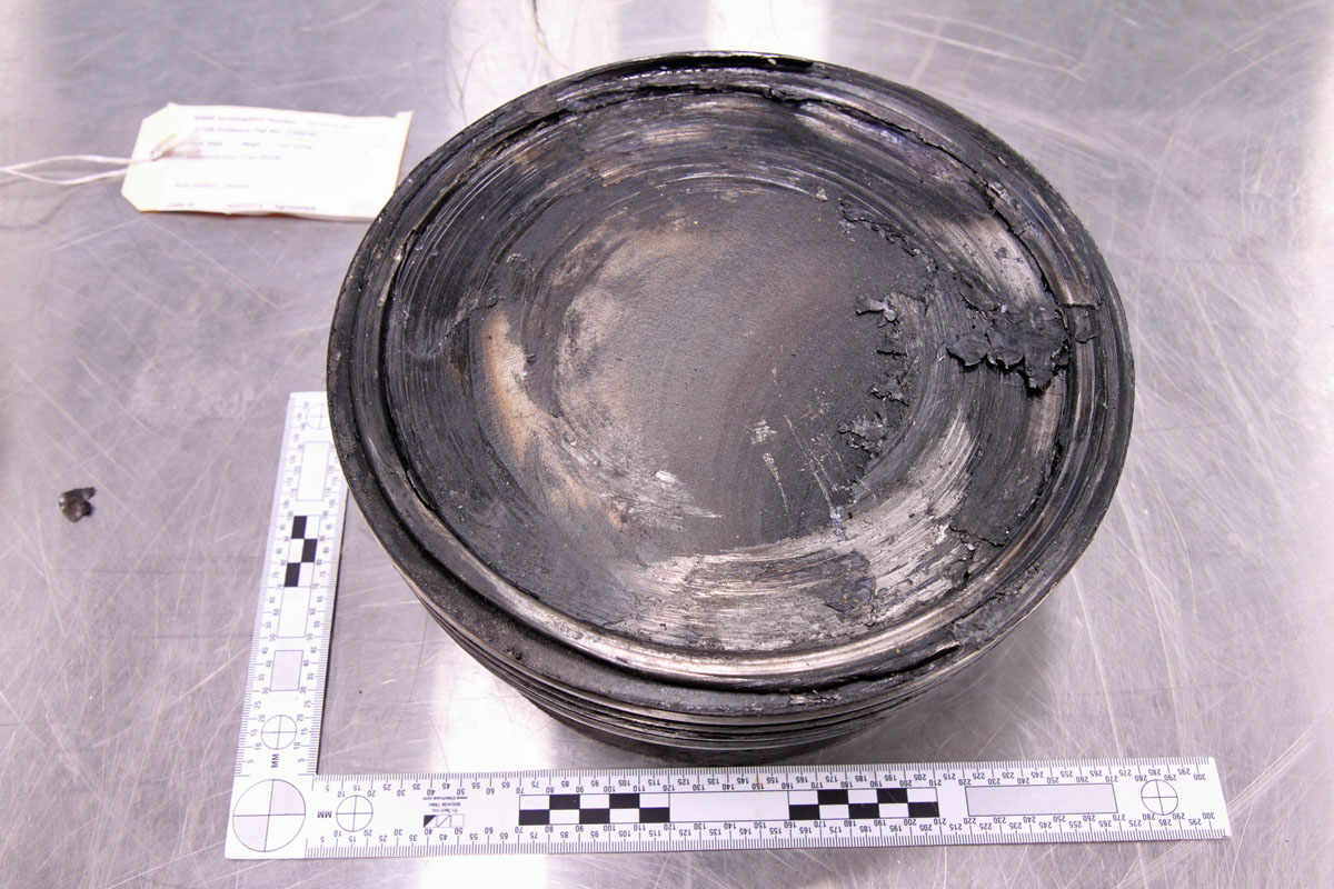 View of the fractured axle adjacent the oil flinger